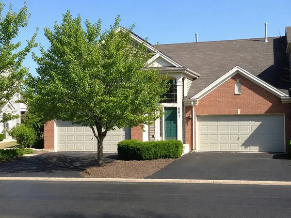 $2,500 | 667 Creekside Circle, Gurnee, IL 60031
