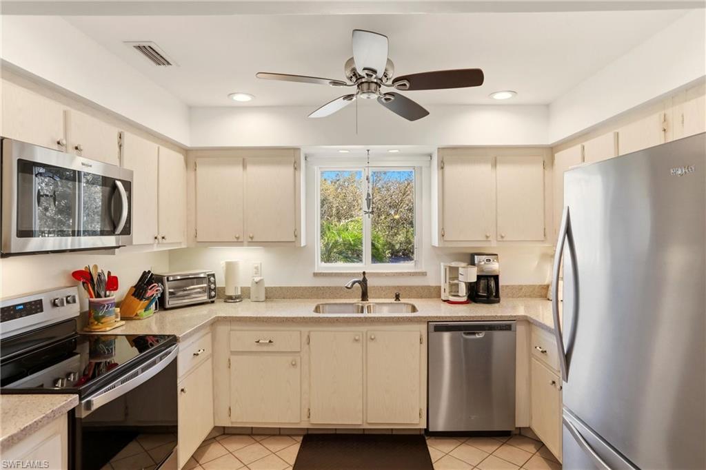 215 Cypress Way East, Unit E3 Naples, FL 34110 - Photo 11 of 48