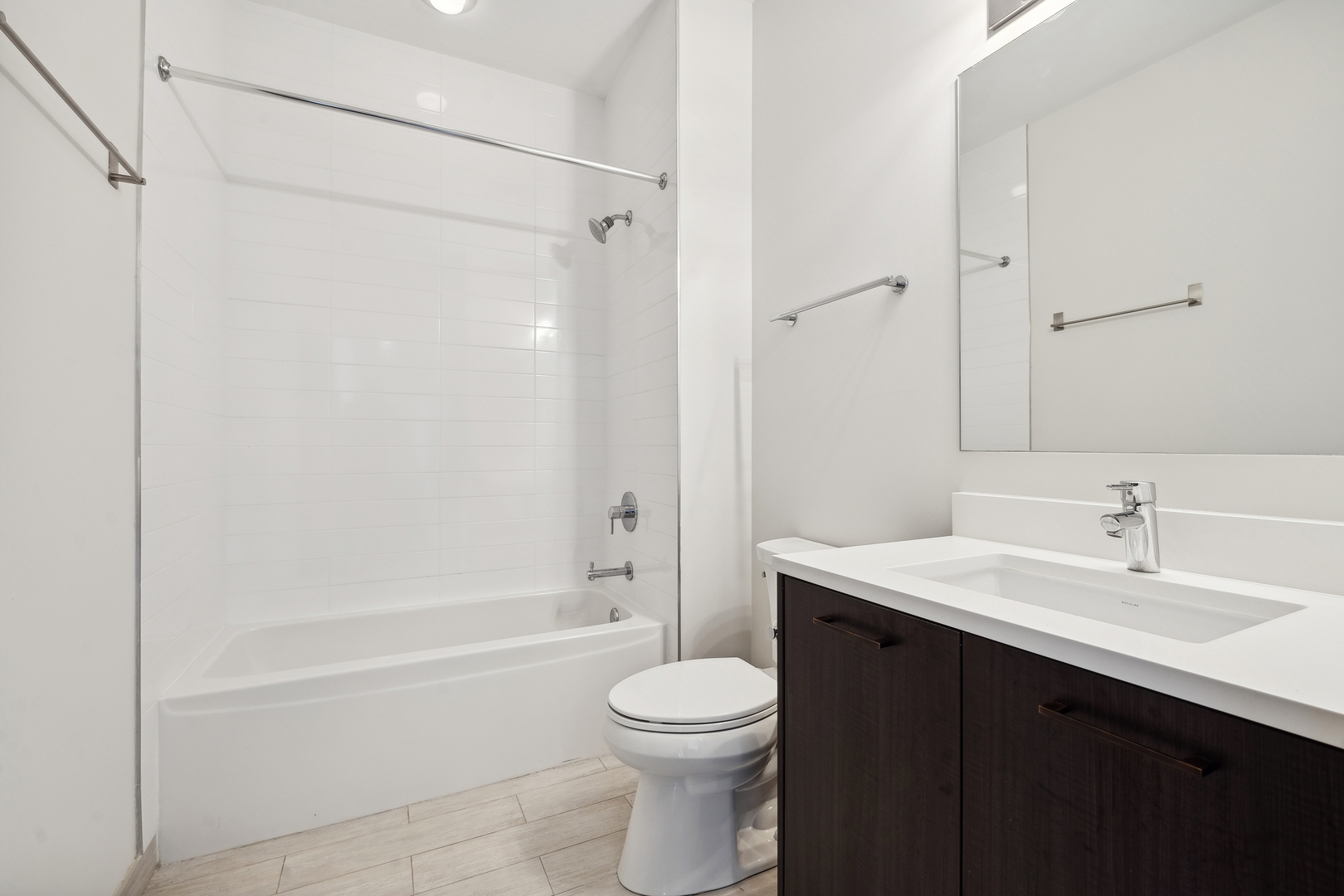 4027 North Broadway, Unit 302 Chicago, IL 60613 - Photo 10 of 17