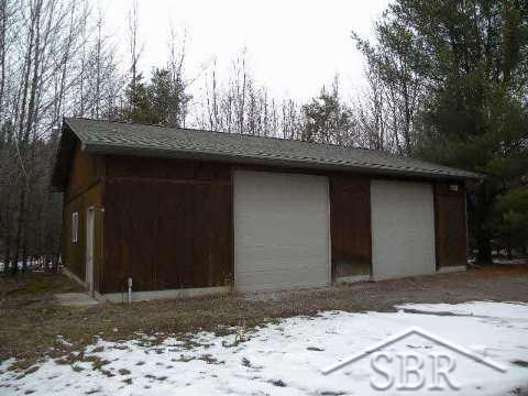 9933 North Gleaner Road Freeland, MI 48623 - Photo 6 of 25 20091296-5.JPG