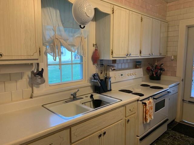 274 Washington Road Waynesburg, PA 15370 - Photo 5 of 20 Gallery Image 5