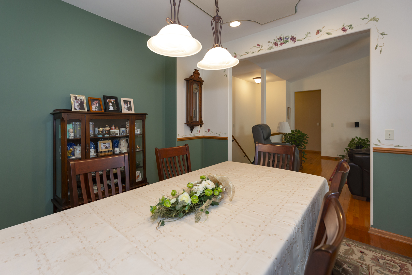 311 Stearn Drive Genoa, IL 60135 - Photo 22 of 48 a kitchen with a table and chairs