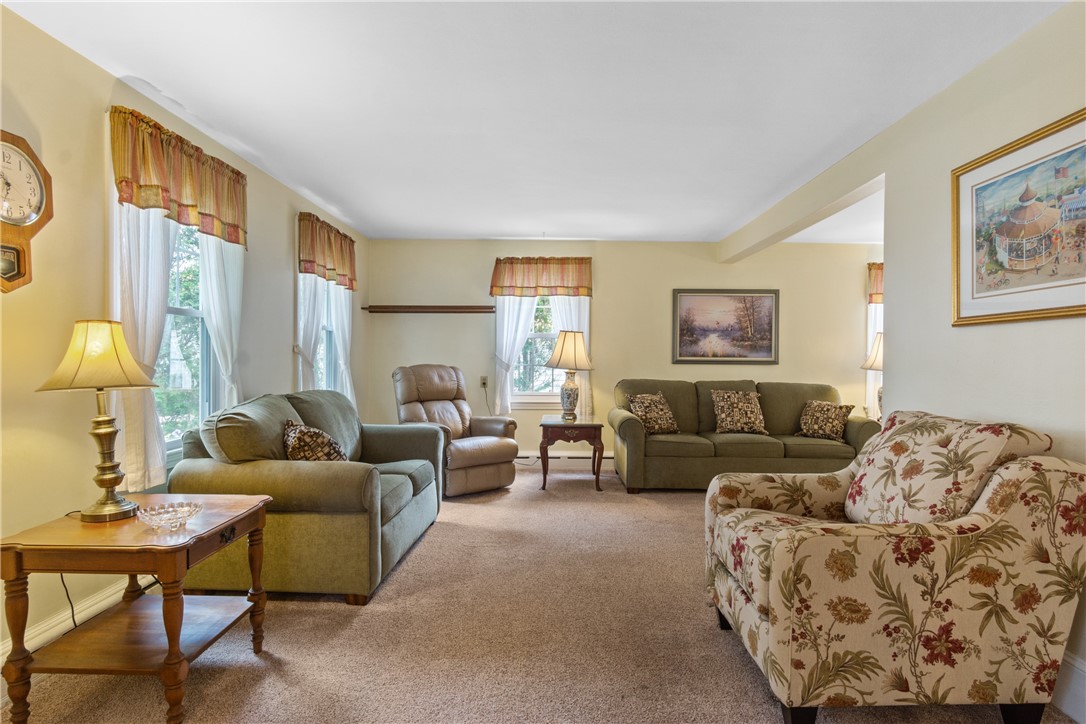 17 Rosedale Court Middletown, RI 02842 - Photo 11 of 28