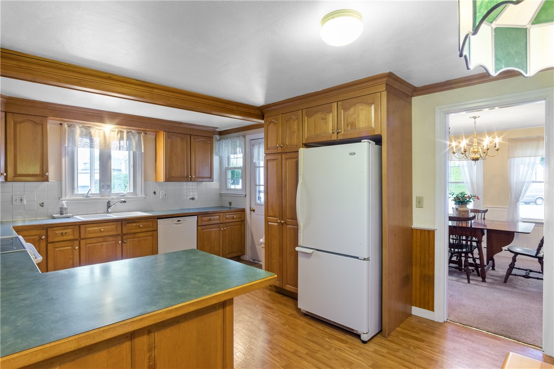 17 Rosedale Court Middletown, RI 02842 - Photo 7 of 28