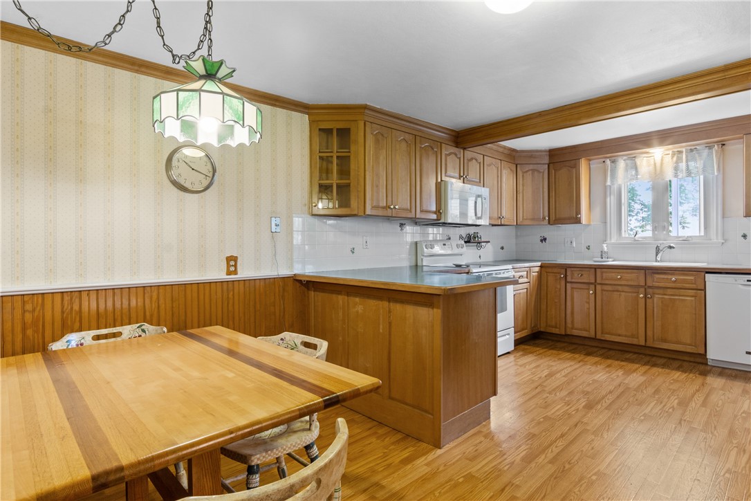 17 Rosedale Court Middletown, RI 02842 - Photo 8 of 28