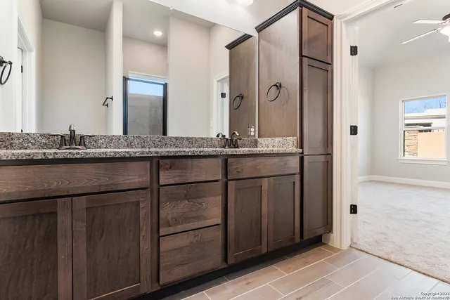 $2,000 | 514 Park Circle, Hondo, TX 78861