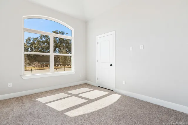 $2,000 | 514 Park Circle, Hondo, TX 78861