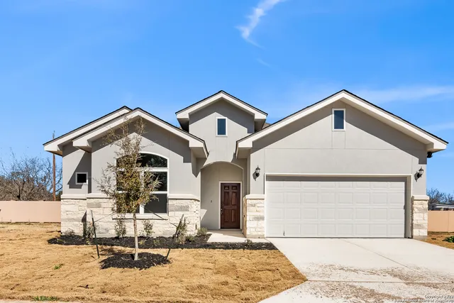 $2,000 | 514 Park Circle, Hondo, TX 78861