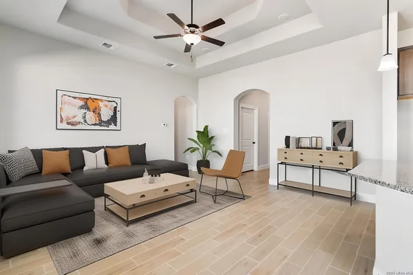 $2,200 | 514 Park Circle, Hondo, TX 78861