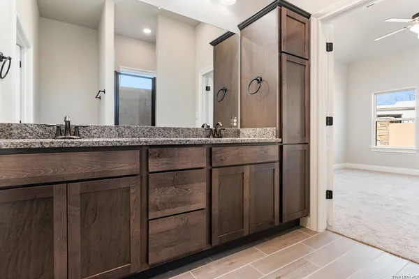 $2,200 | 514 Park Circle, Hondo, TX 78861