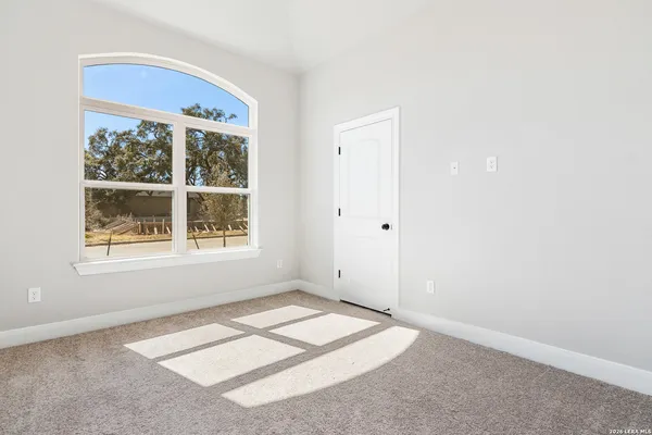$2,100 | 514 Park Circle, Hondo, TX 78861