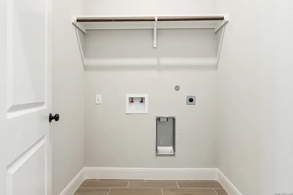 $2,200 | 514 Park Circle, Hondo, TX 78861