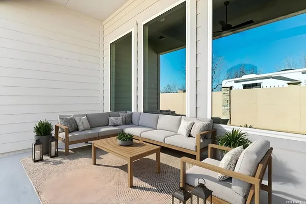 $2,100 | 514 Park Circle, Hondo, TX 78861