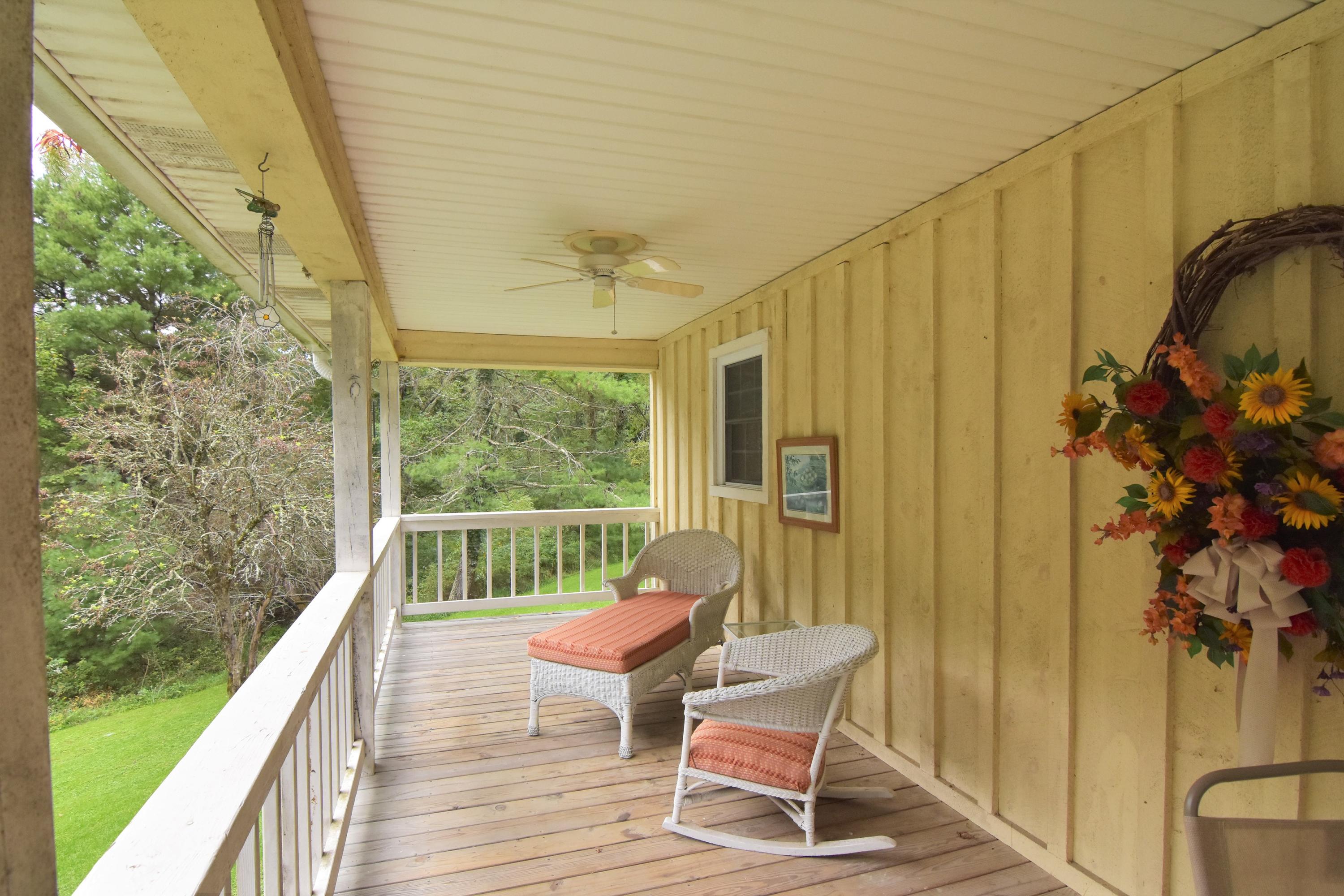 1004 True Road Hinton, WV 25951 - Photo 22 of 41 Gallery Image 22