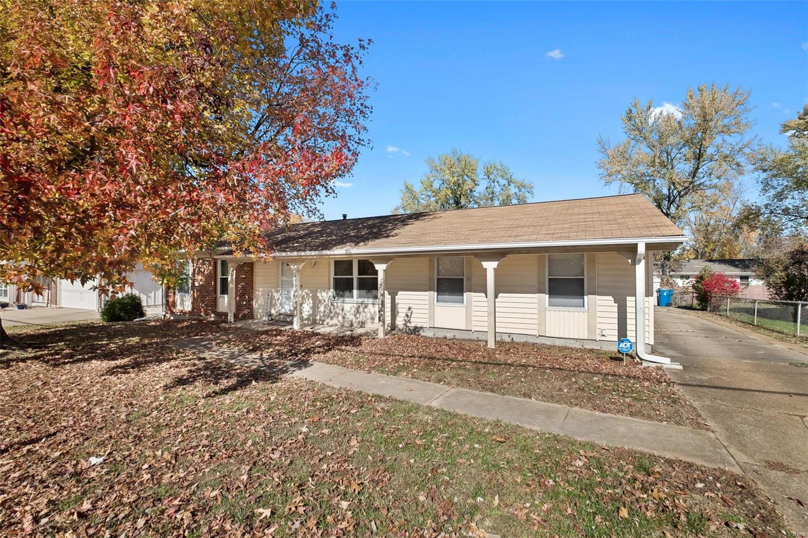 1215 Big Bend Road Ballwin, MO 63021 - Photo 1 of 31 Gallery Image 1
