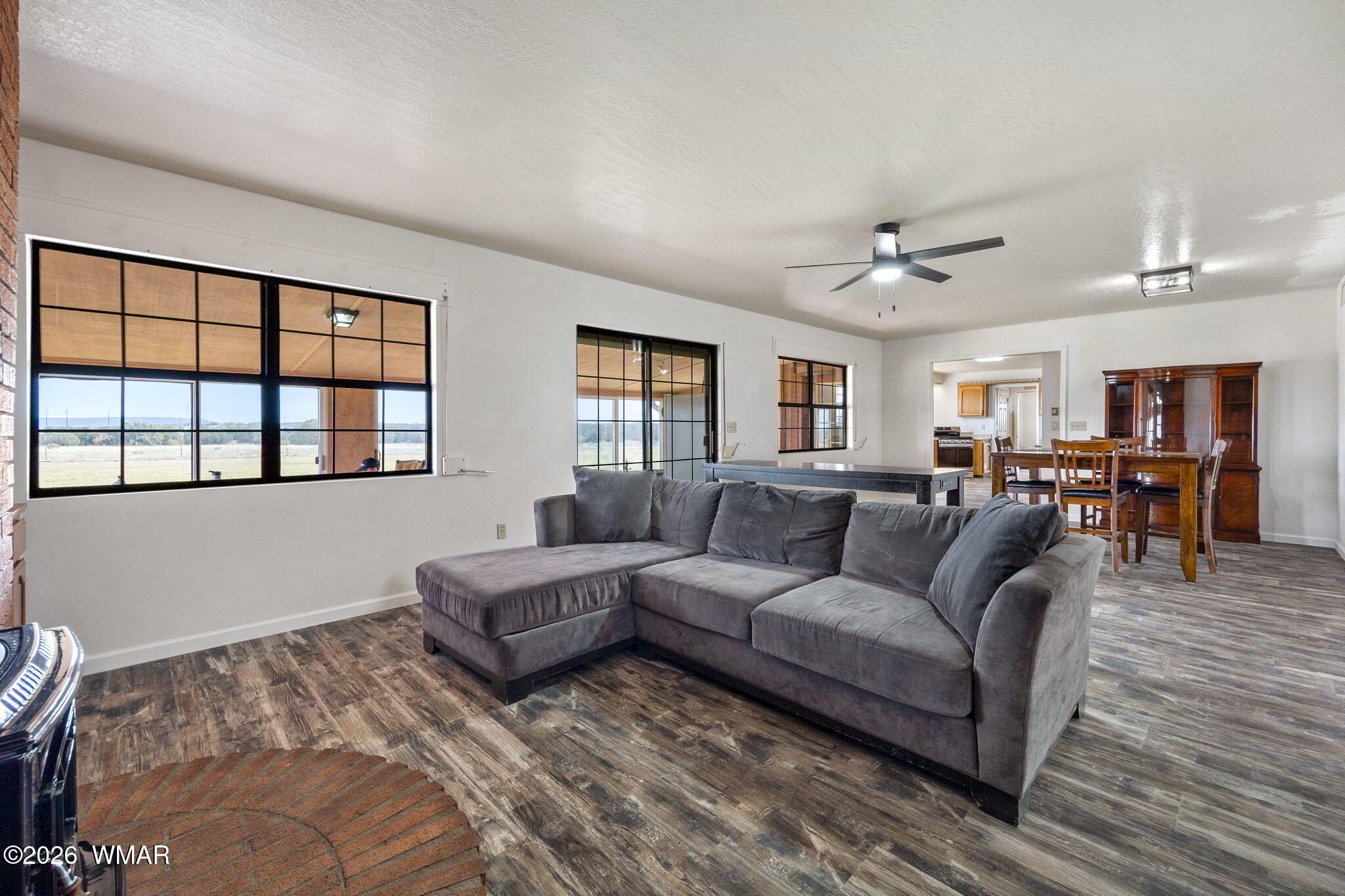 5335 Hay Hollow Road Snowflake, AZ 85937 - Photo 4 of 43 Living Room / Dining Room