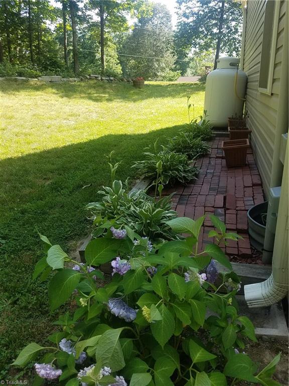 1131 Linville Road Mount Airy, NC 27030 - Photo 21 of 26 Gallery Image 21