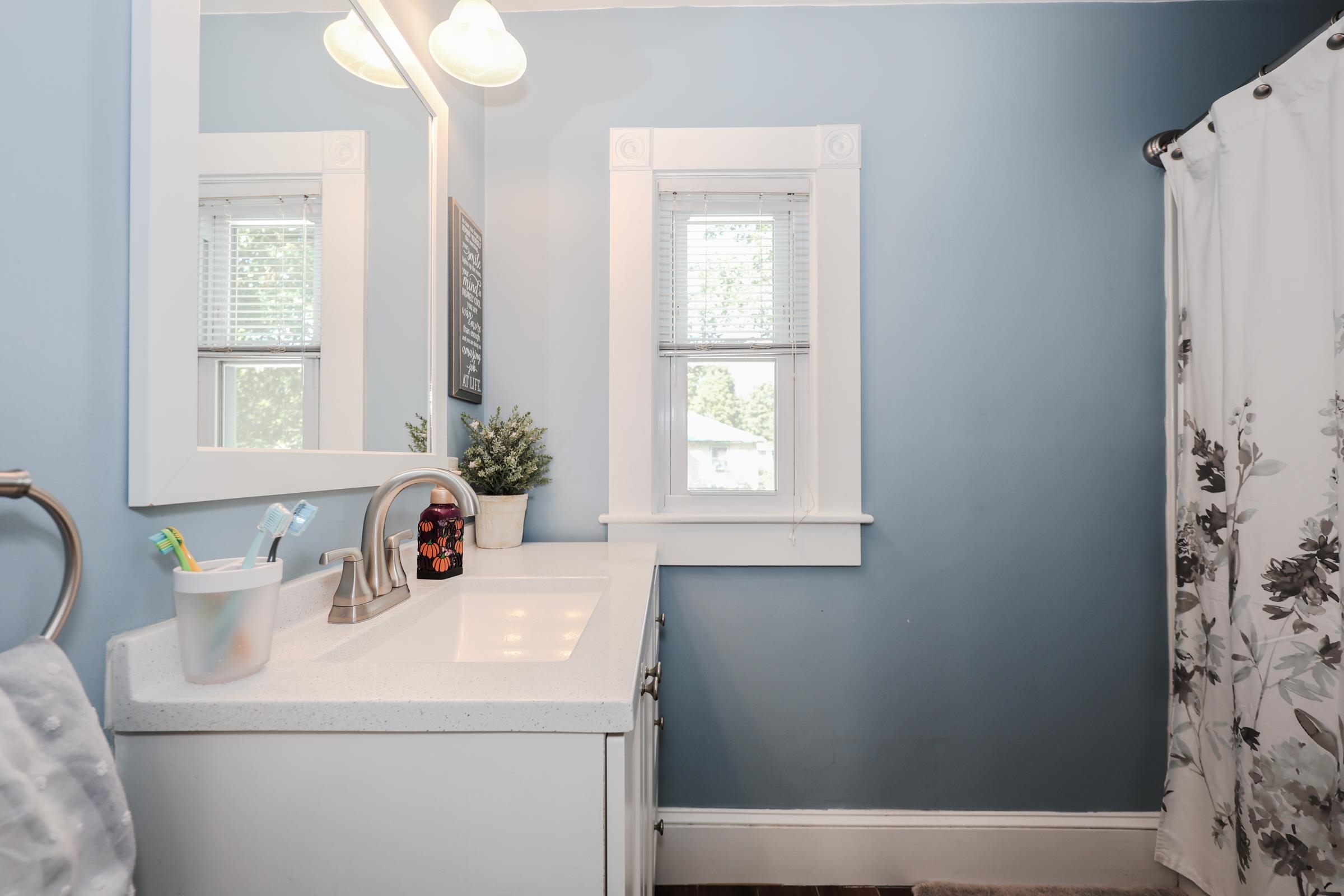 18 Provencher Street Manchester, NH 03102 - Photo 11 of 30