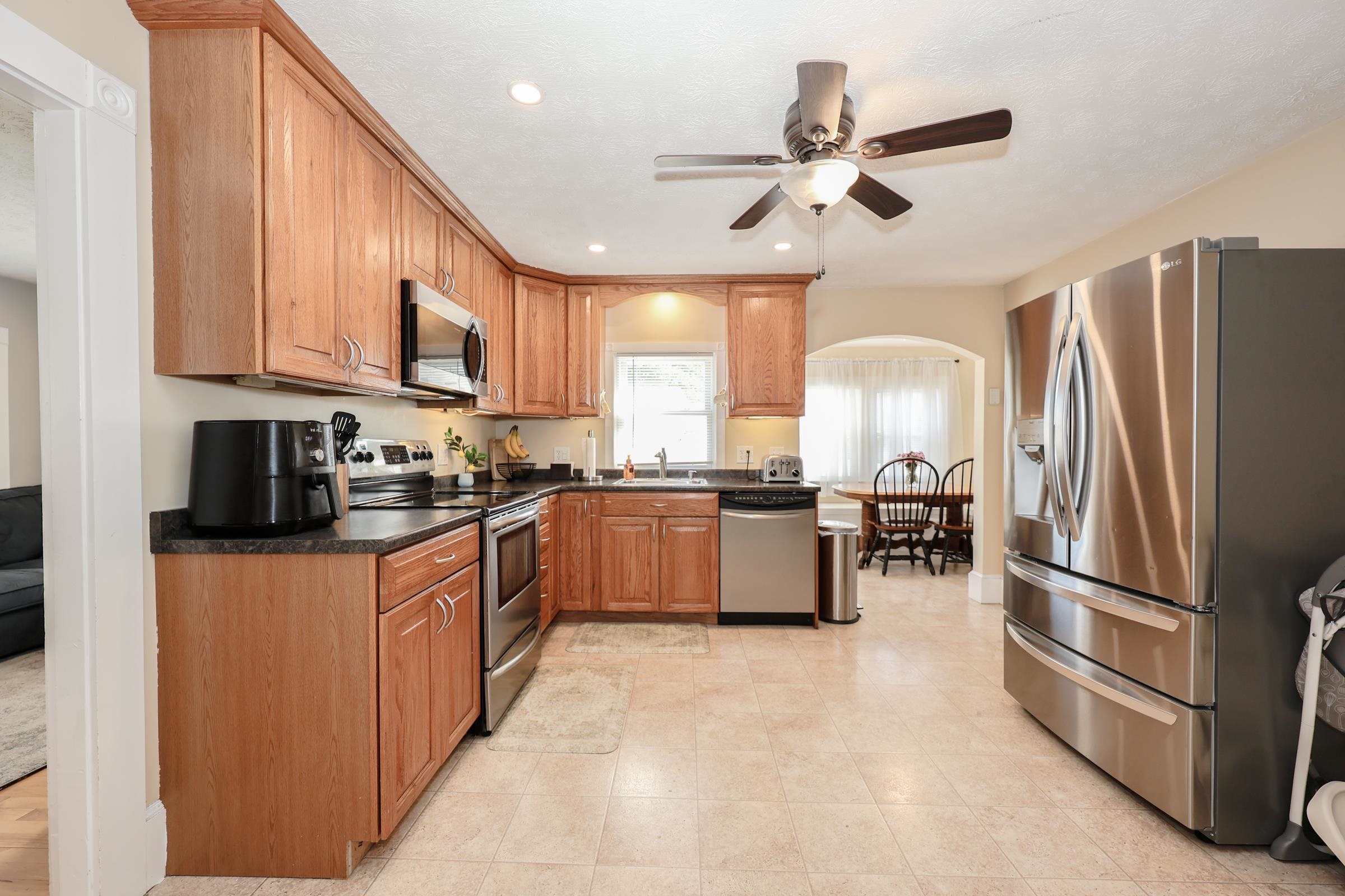 18 Provencher Street Manchester, NH 03102 - Photo 3 of 30