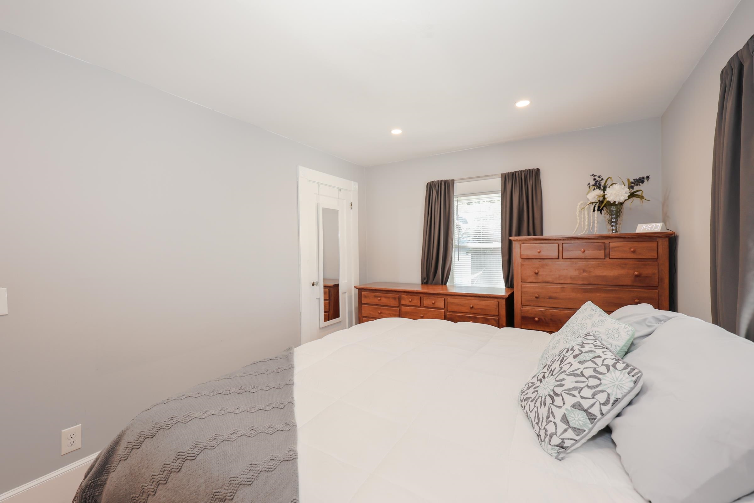 18 Provencher Street Manchester, NH 03102 - Photo 7 of 30