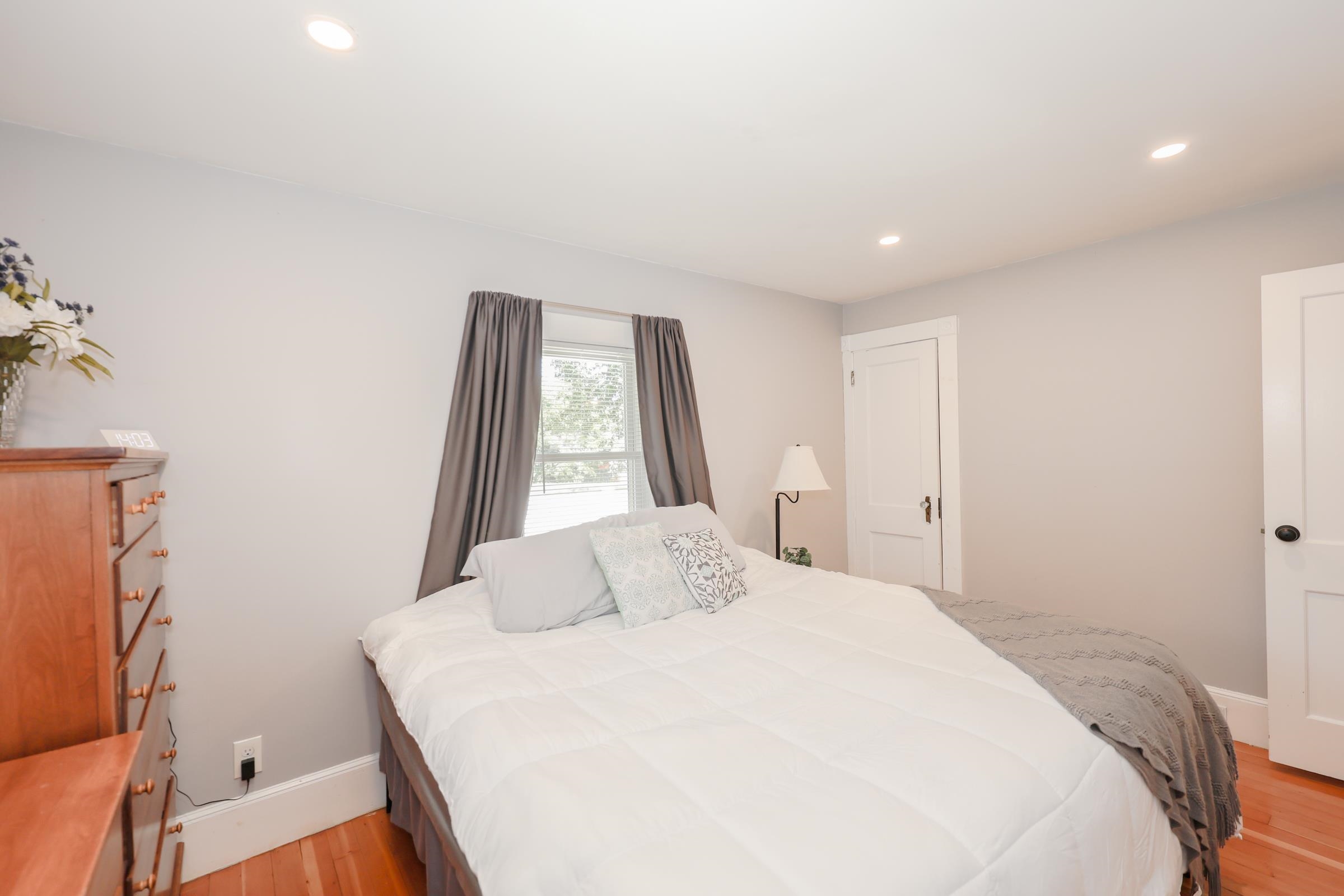 18 Provencher Street Manchester, NH 03102 - Photo 8 of 30