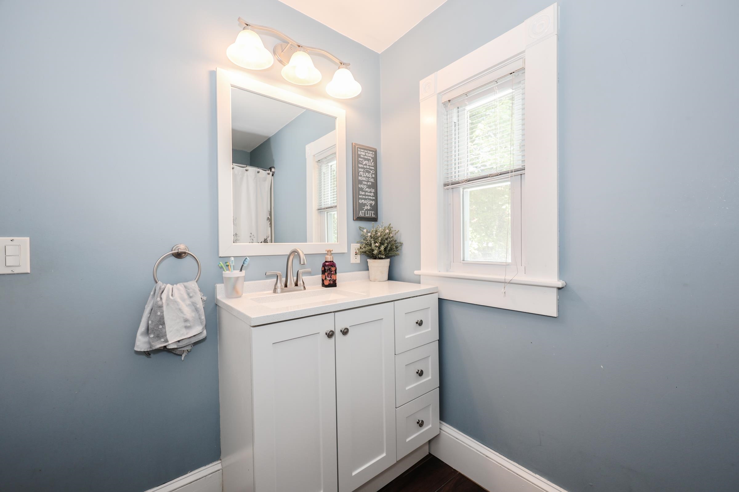 18 Provencher Street Manchester, NH 03102 - Photo 10 of 30