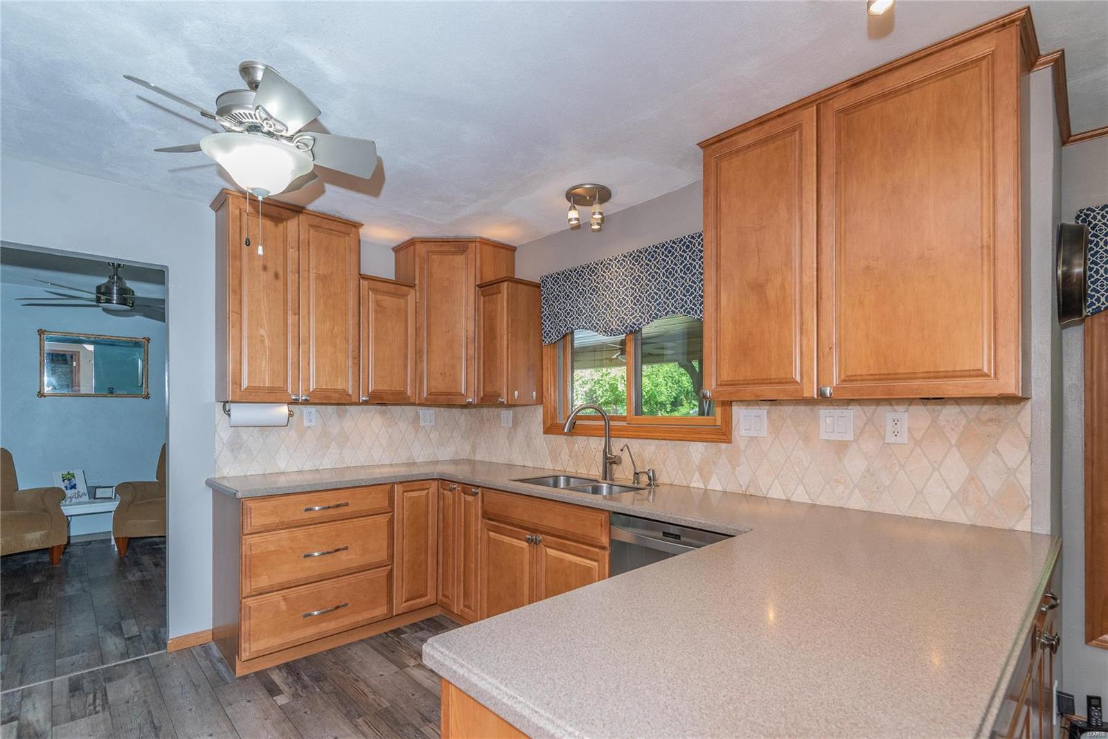 2013 Raintree Trail Collinsville, IL 62234 - Photo 5 of 34 Gallery Image 5