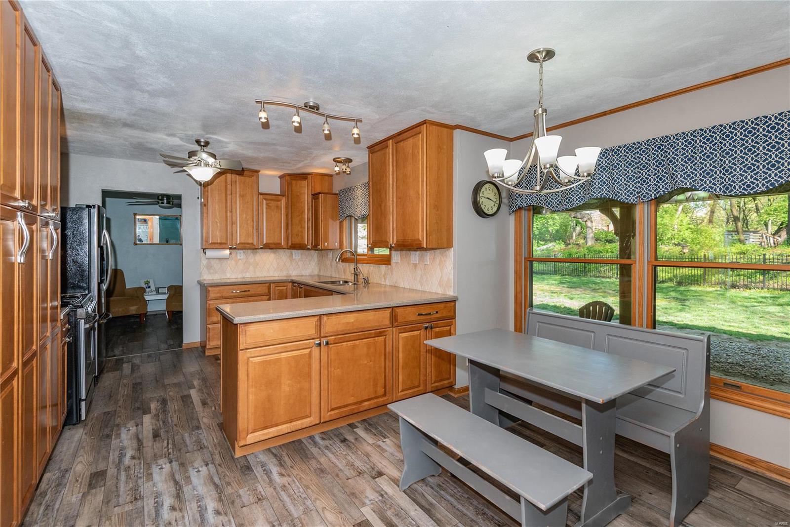 2013 Raintree Trail Collinsville, IL 62234 - Photo 8 of 34 Gallery Image 8