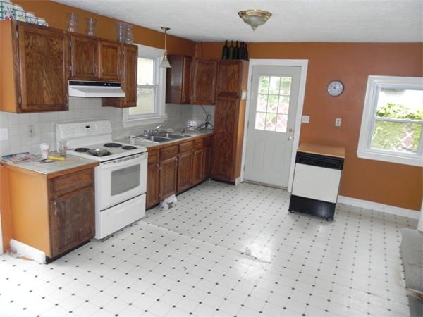 26 Evergreen Road Norton, MA 02766 - Photo 2 of 19