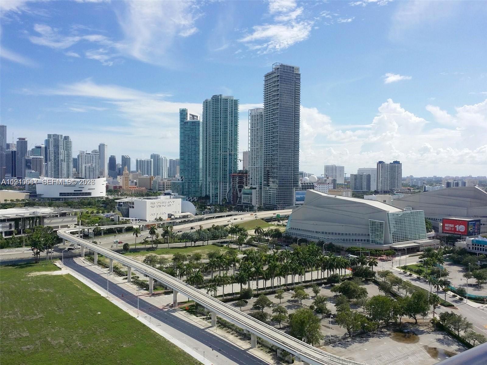 555 Northeast 15th Street, Unit 22I Miami, FL 33132 - Photo 3 of 17