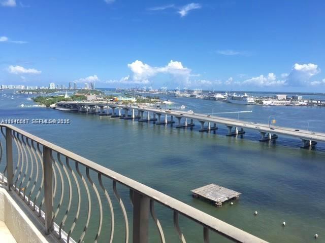 555 Northeast 15th Street, Unit 22I Miami, FL 33132 - Photo 4 of 17