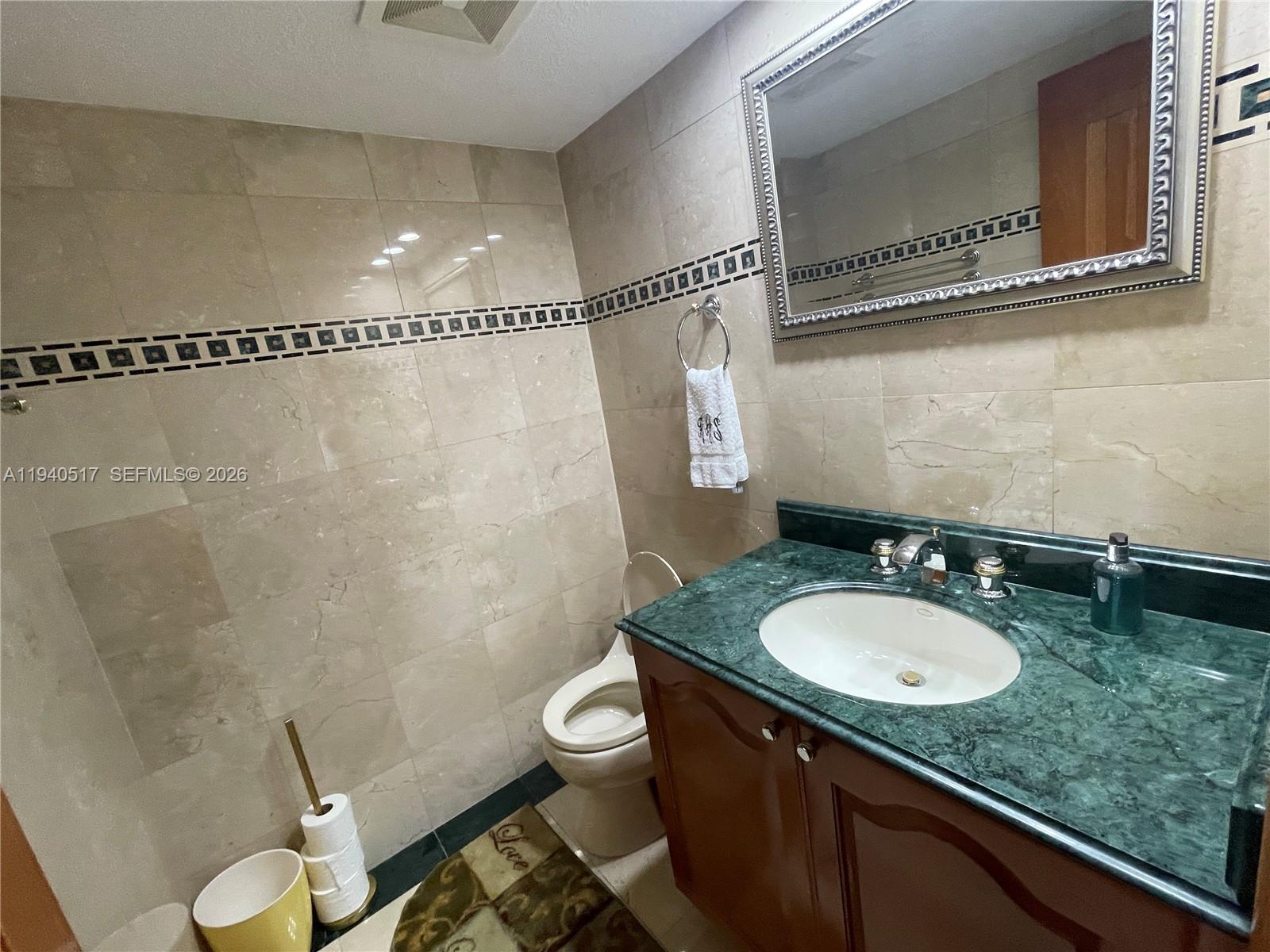 555 Northeast 15th Street, Unit 22I Miami, FL 33132 - Photo 10 of 17