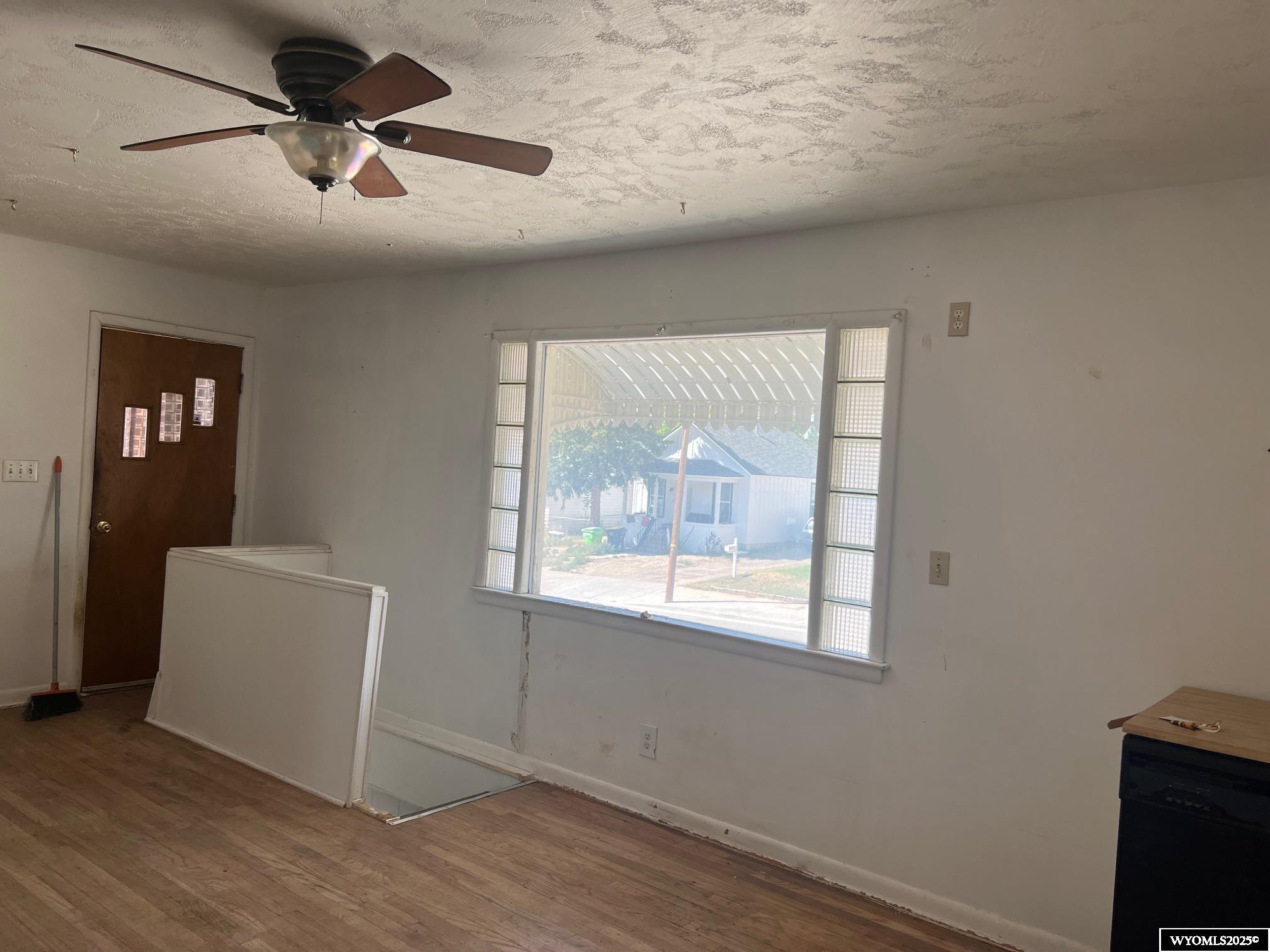 523 13th Street Rawlins, WY 82301 - Photo 3 of 12