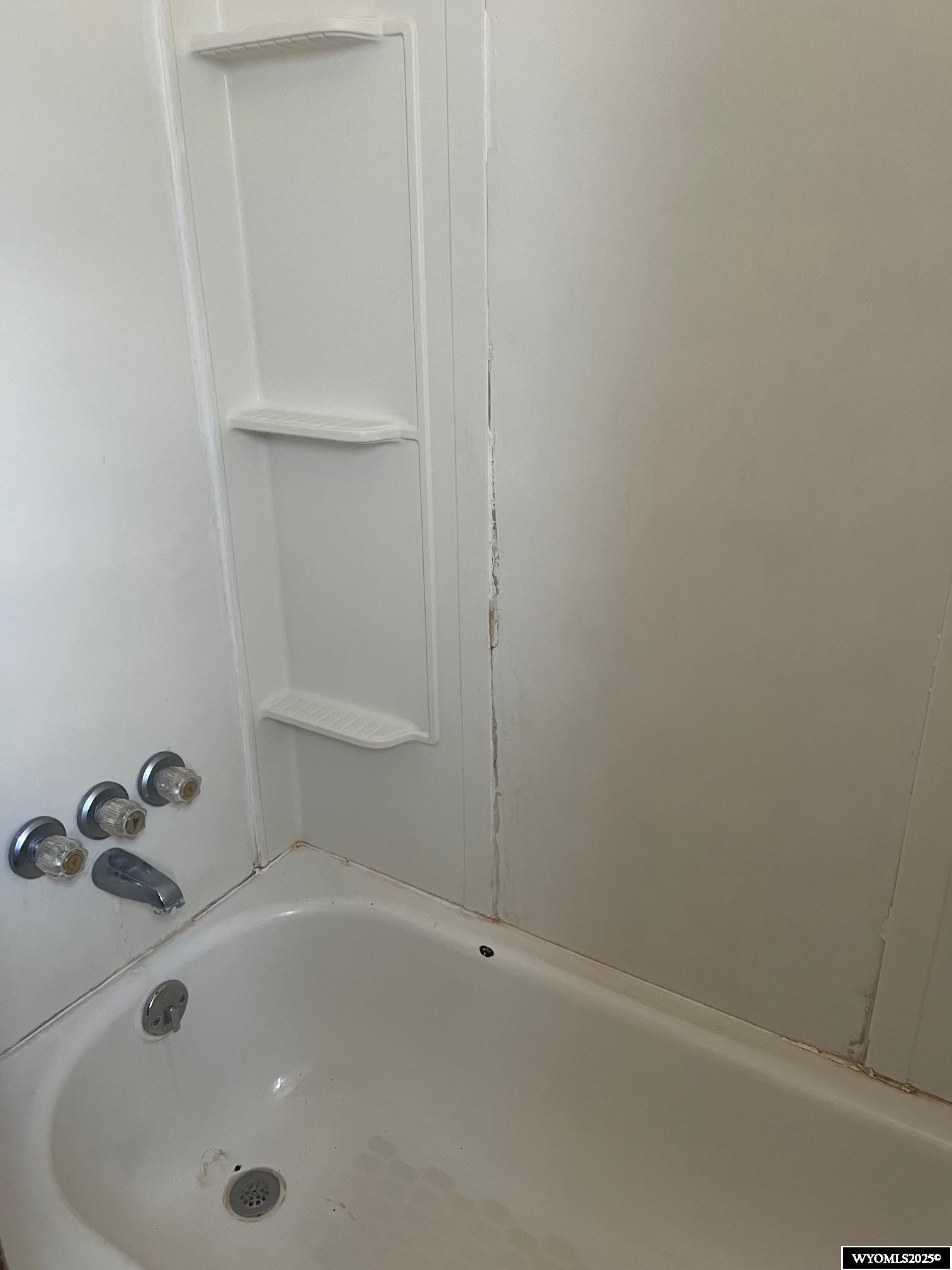 523 13th Street Rawlins, WY 82301 - Photo 9 of 12