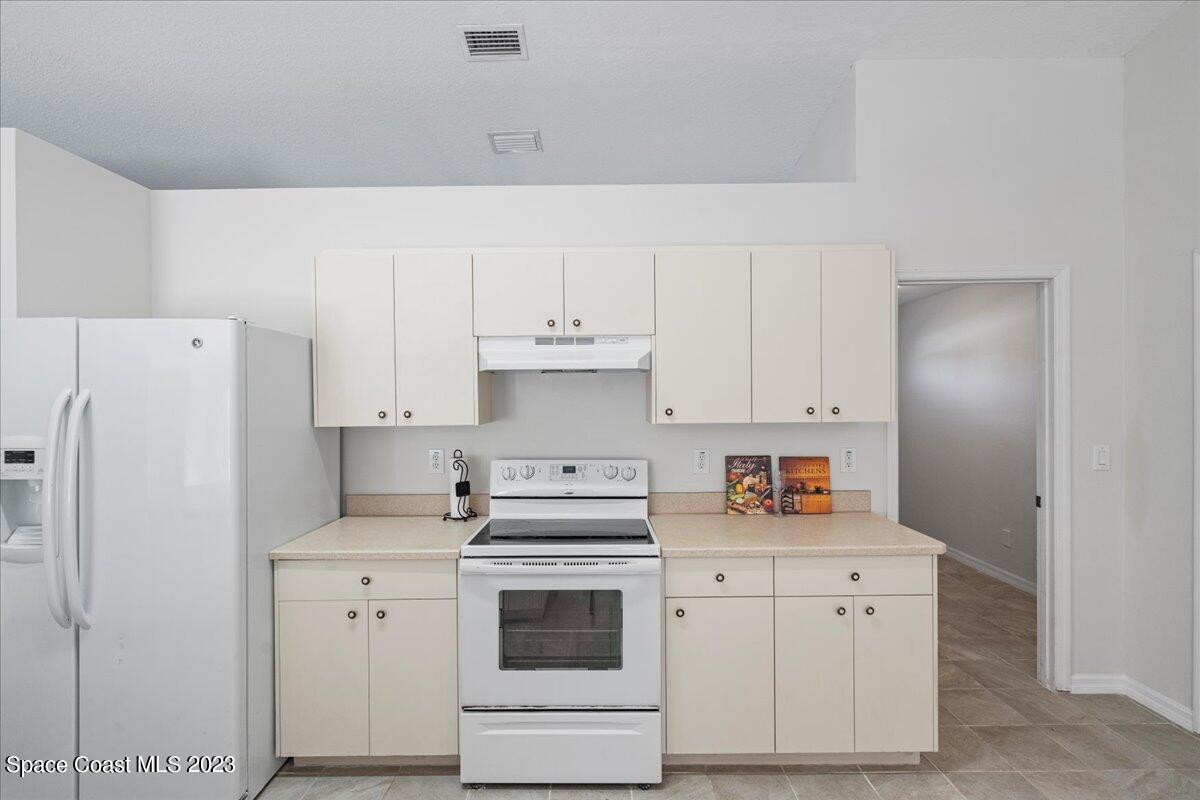 530 Octavius Road Southwest Palm Bay, FL 32908 - Photo 13 of 34 07-DSC06860