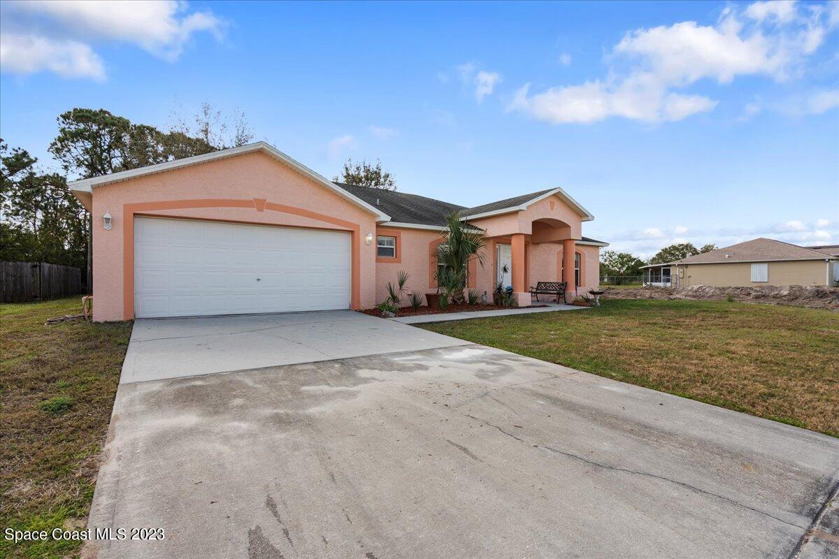 530 Octavius Road Southwest Palm Bay, FL 32908 - Photo 3 of 34 30-DSC06995