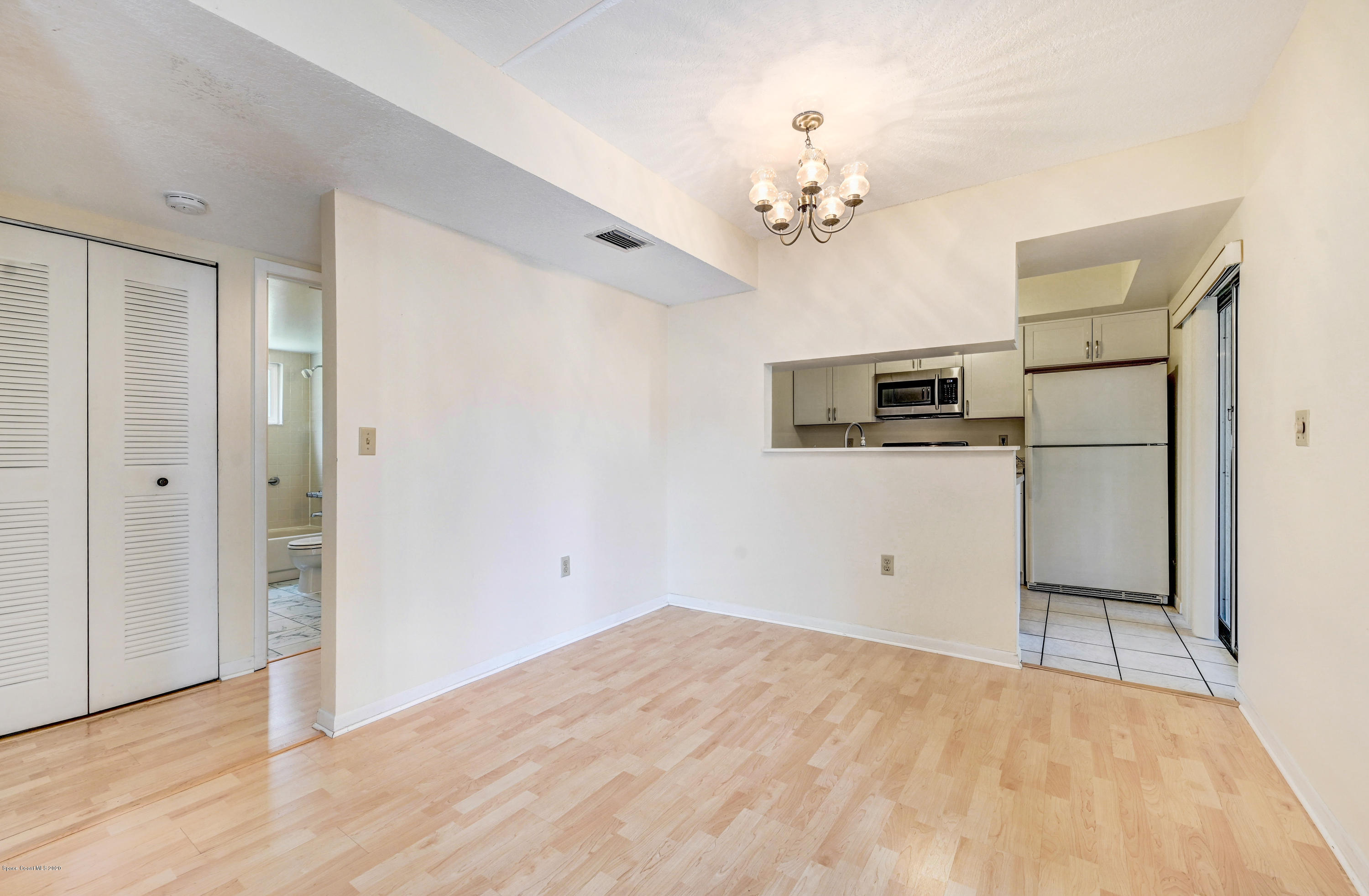 708 Ridge Club Drive, Unit 37 Melbourne, FL 32934 - Photo 8 of 25 a view of a livingroom with a flat screen tv