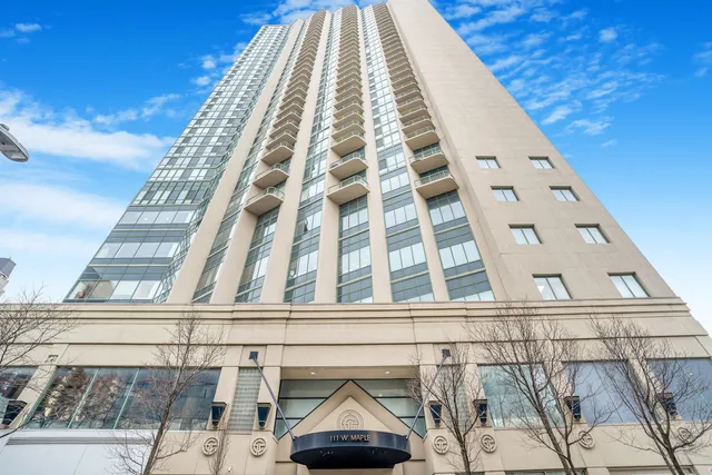 $255,000 | 111 West Maple Street, Unit 1809, Chicago, IL 60610