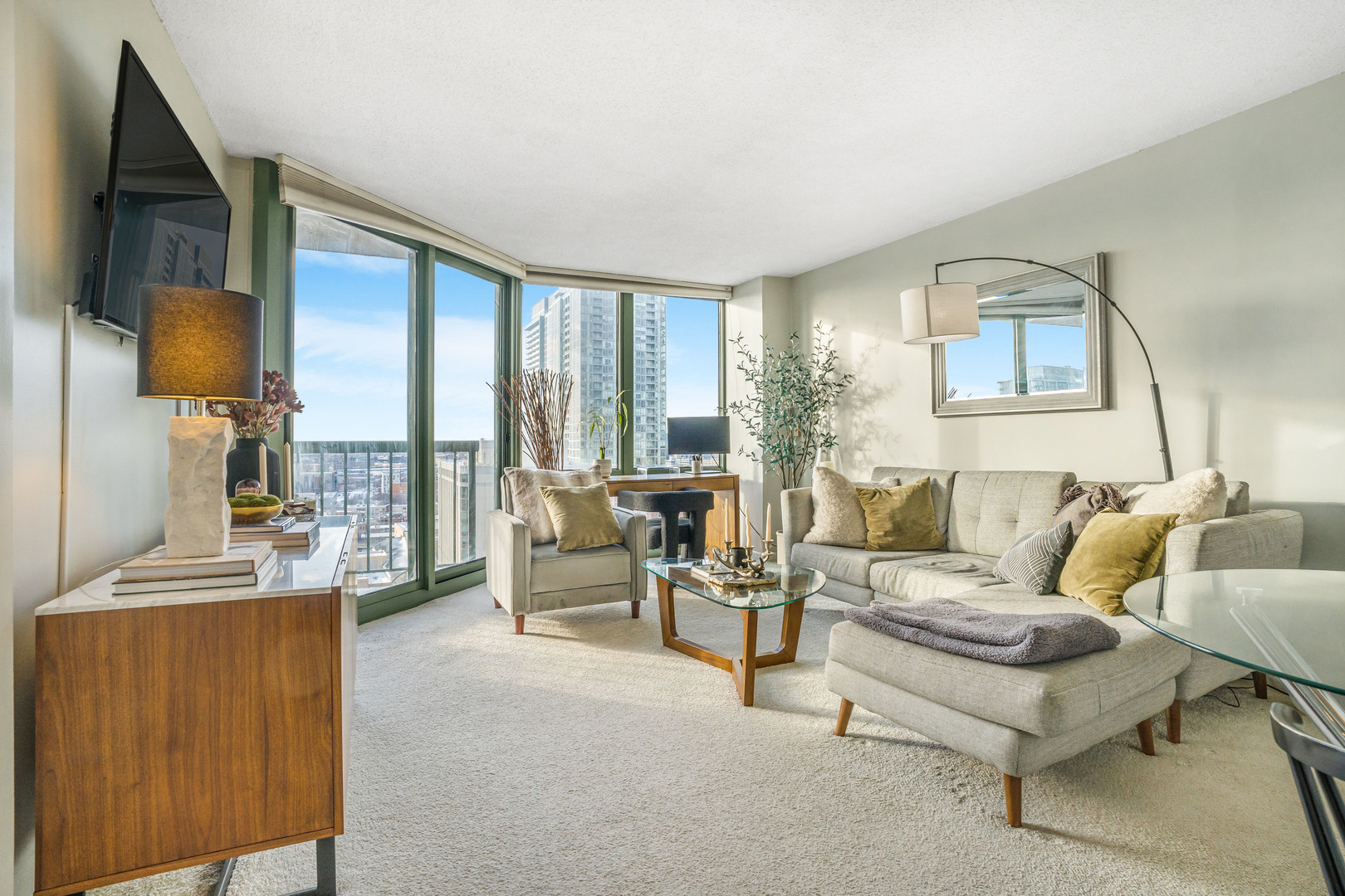 111 West Maple Street, Unit 1809 Chicago, IL 60610 - Photo 3 of 10