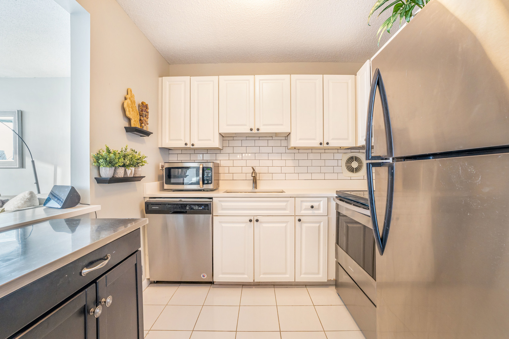 111 West Maple Street, Unit 1809 Chicago, IL 60610 - Photo 6 of 10