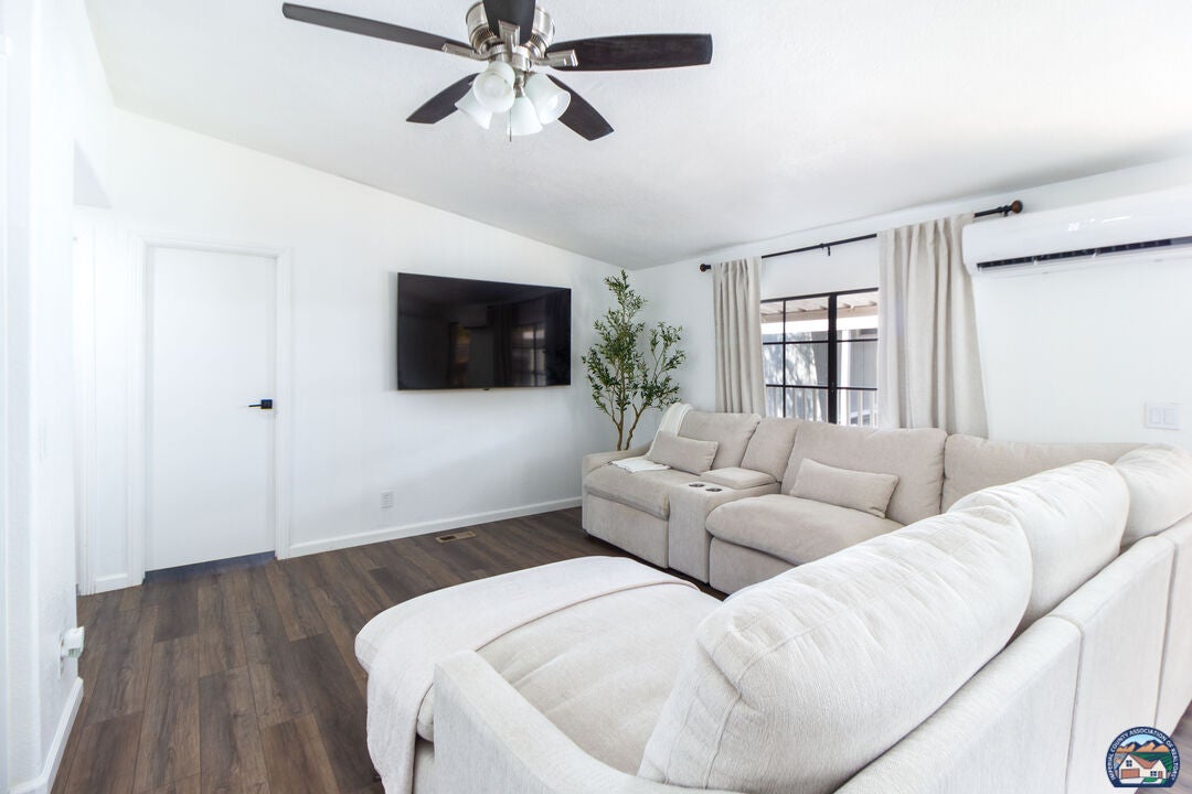 1601 Drew Road, Unit 5 El Centro, CA 92243 - Photo 4 of 17 Gallery Image 4