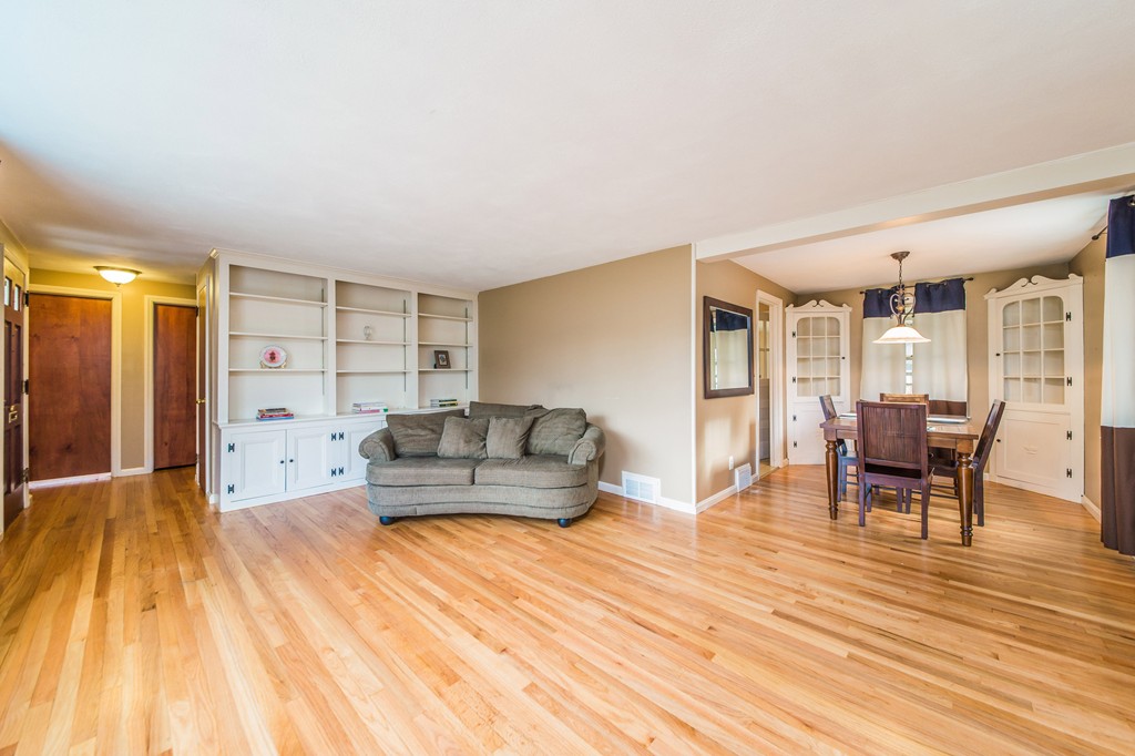 67 West Allen Ridge Road Springfield, MA 01118 - Photo 3 of 26 Gallery Image 3