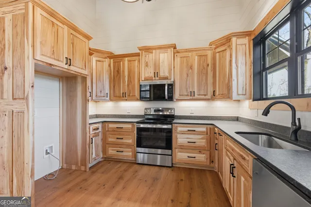 $849,500 | 8165 Bridge Creek Road, Tiger, GA 30576