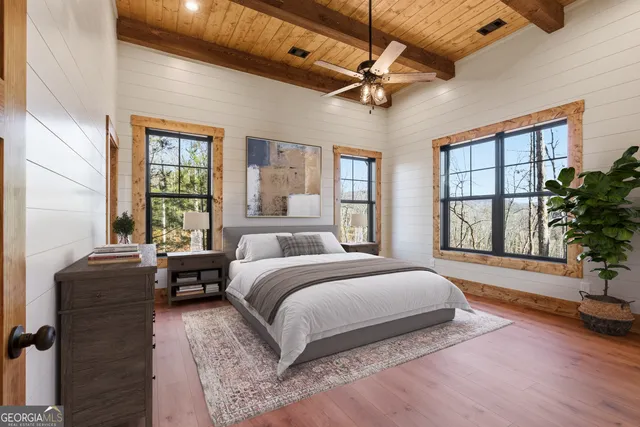 a view of entryway with a front door