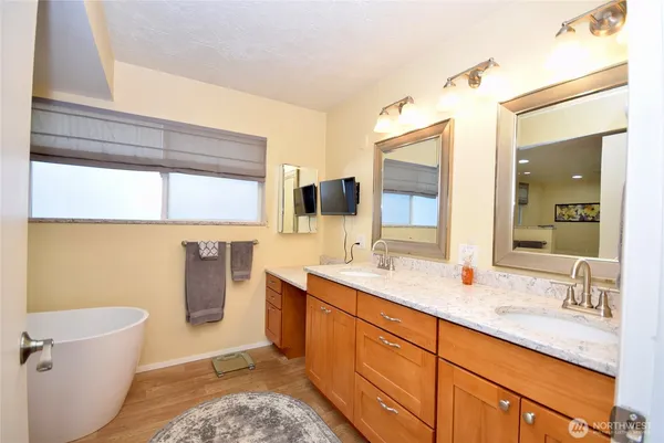 $649,900 | 136 Sunset Place, Sequim, WA 98382