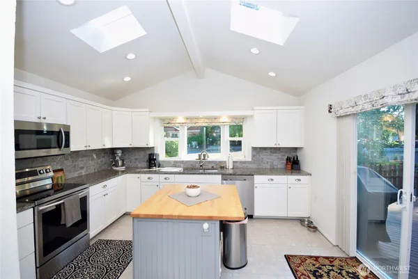 $649,900 | 136 Sunset Place, Sequim, WA 98382