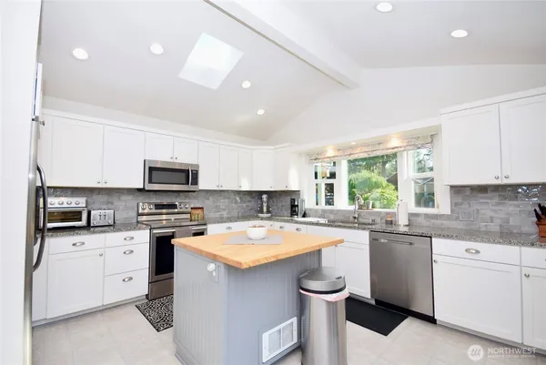 $649,900 | 136 Sunset Place, Sequim, WA 98382