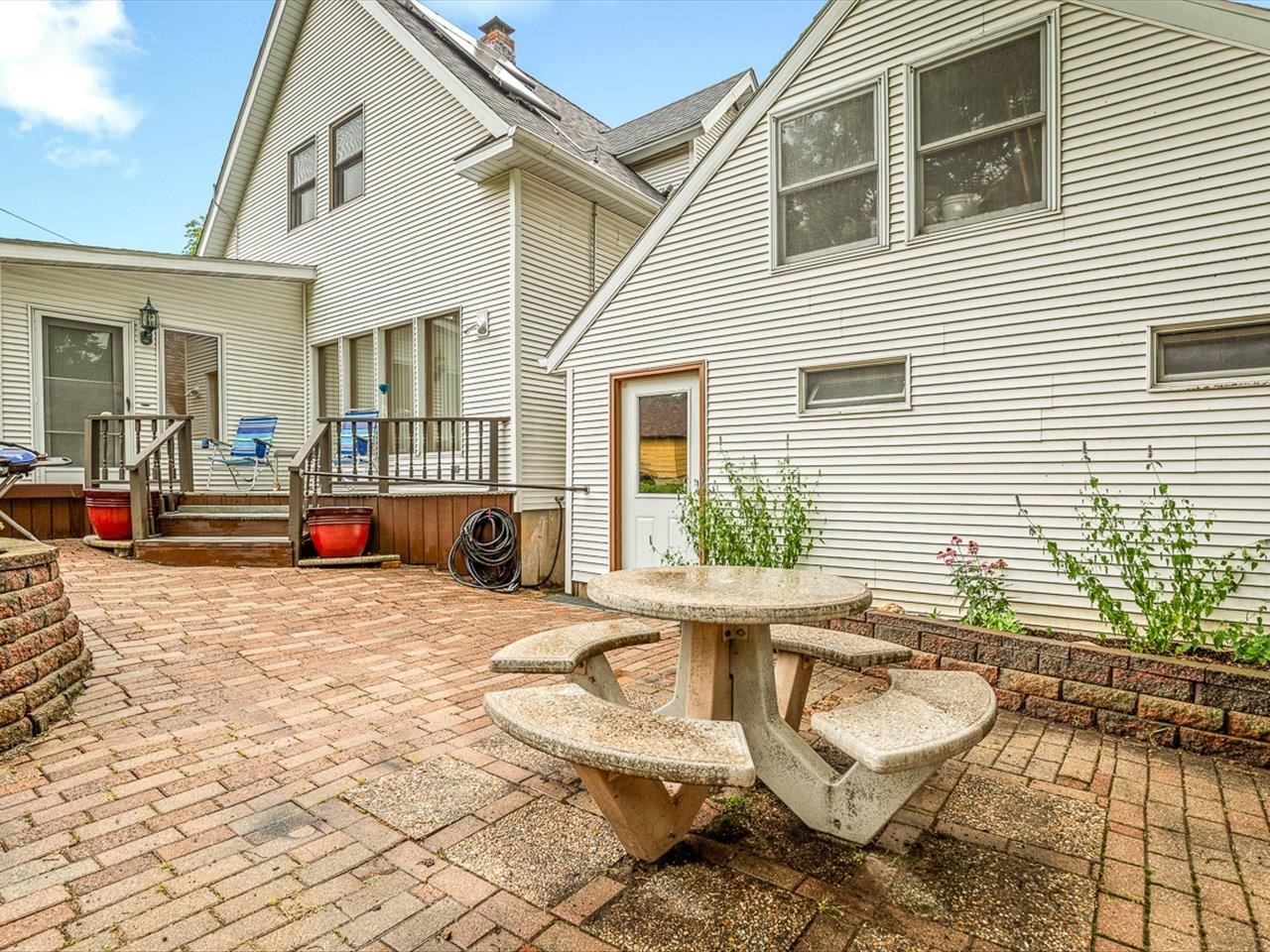 520 Division Street Pecatonica, IL 61063 - Photo 4 of 37