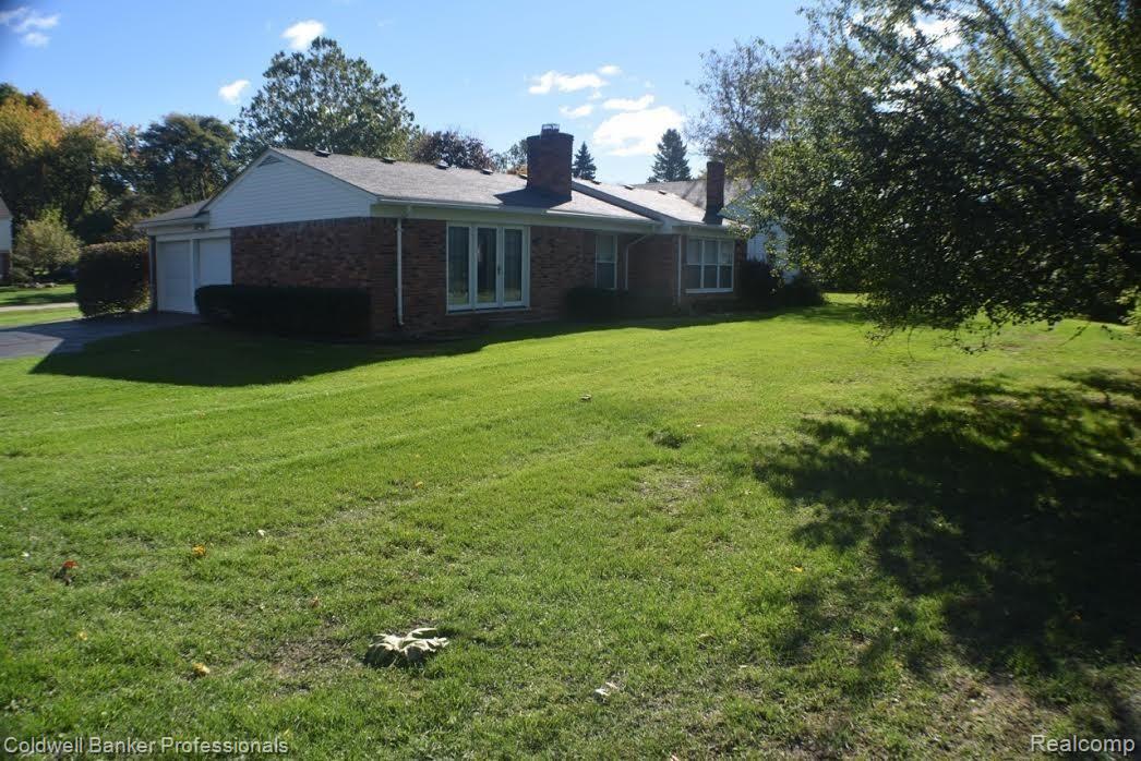 5720 Pebbleshire Road Bloomfield Hills, MI 48301 - Photo 3 of 26 unnamed (2).jpg