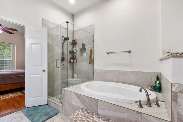 $265,000 | 127 East Greenhill Terrace Place, The Woodlands, TX 77382